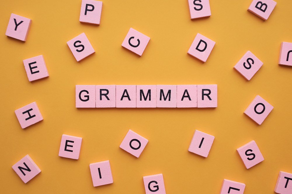 Gramática vs. Vocabulario: ¿Por Qué Priorizar las Palabras Más Usadas en Inglés Acelera Tu Progreso?